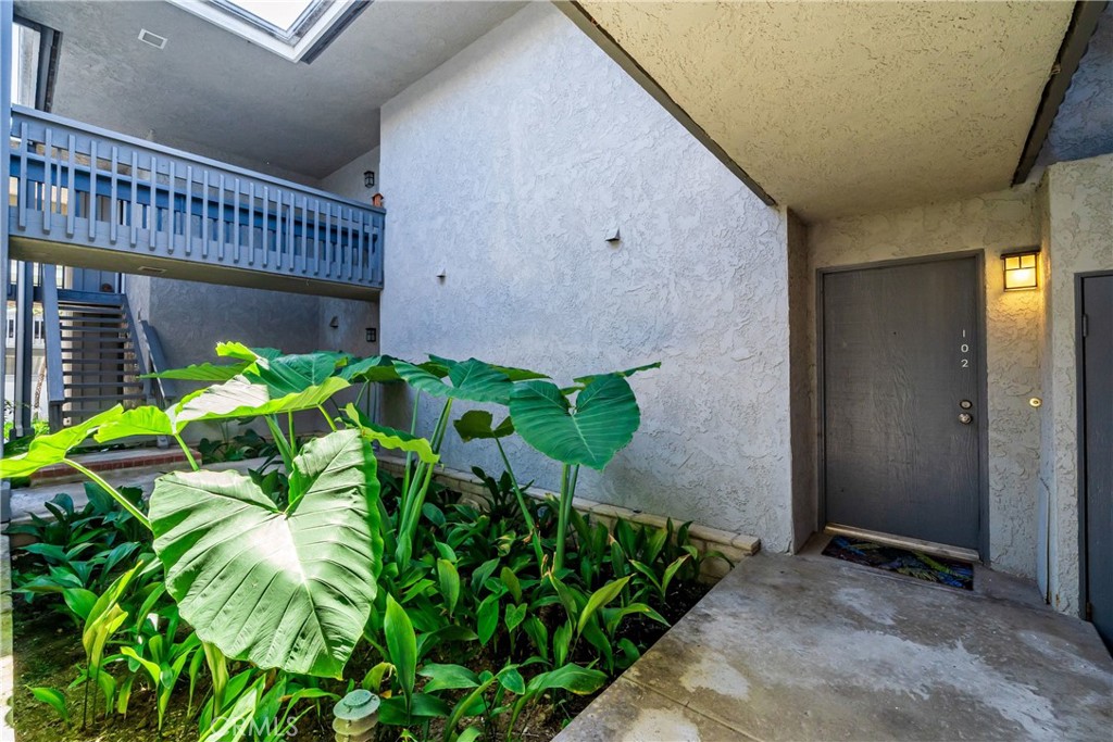 16932 Pacific Coast Highway 102 Property Photo 2