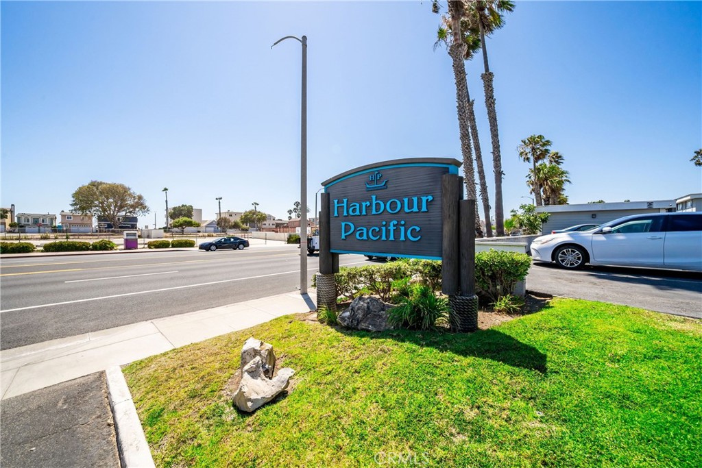 16932 Pacific Coast Highway 102 Property Photo 32