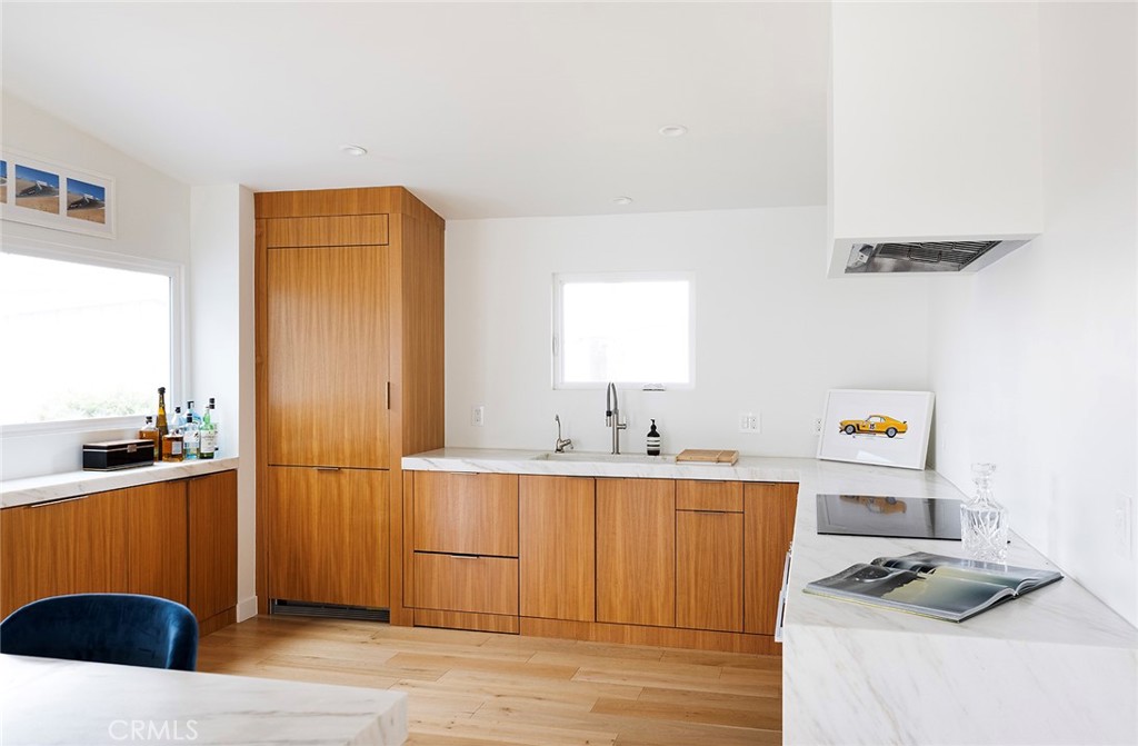 1504 Westcliff Drive 5 Property Photo 2