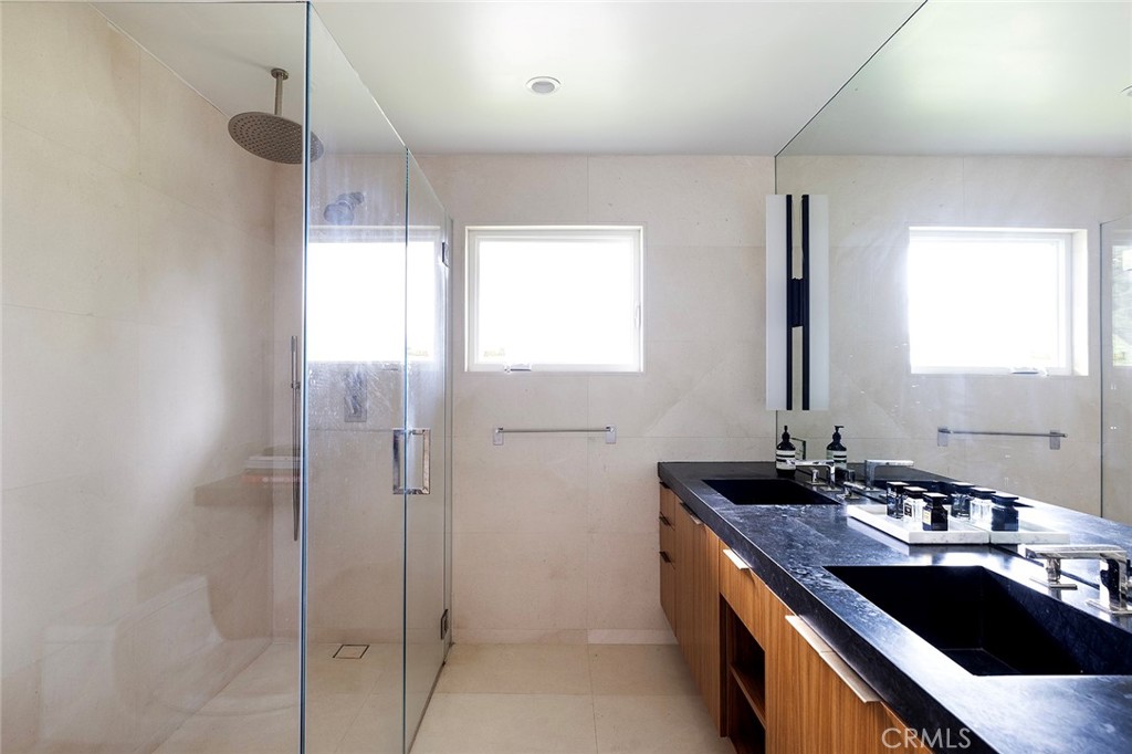 1504 Westcliff Drive 5 Property Photo 11