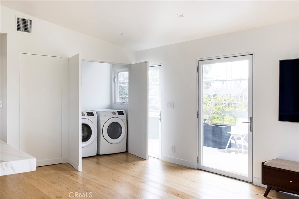 1504 Westcliff Drive 5 Property Photo 14