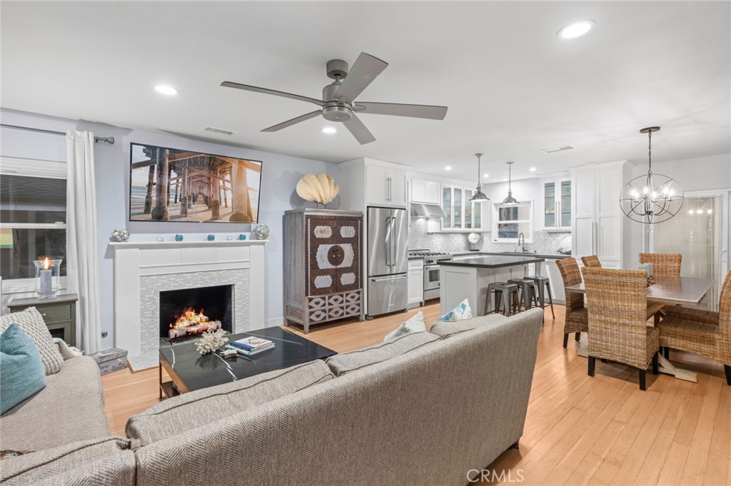 2049 E Ocean Boulevard Property Photo 3