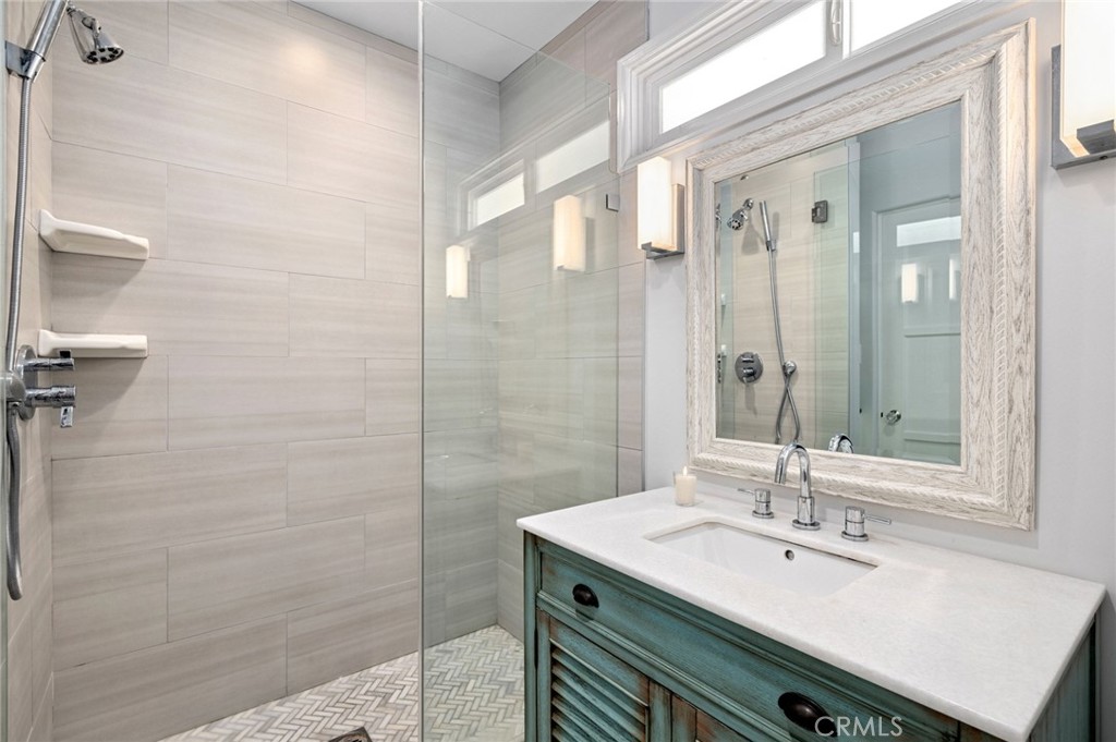 2049 E Ocean Boulevard Property Photo 12