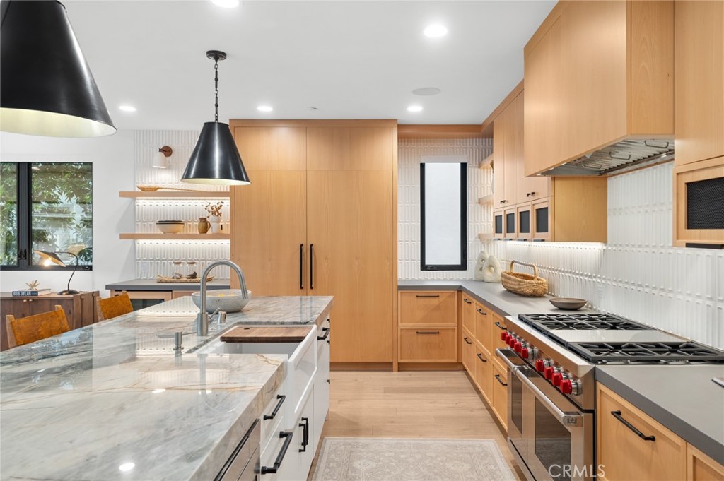 1717 E Ocean Boulevard Property Photo 10
