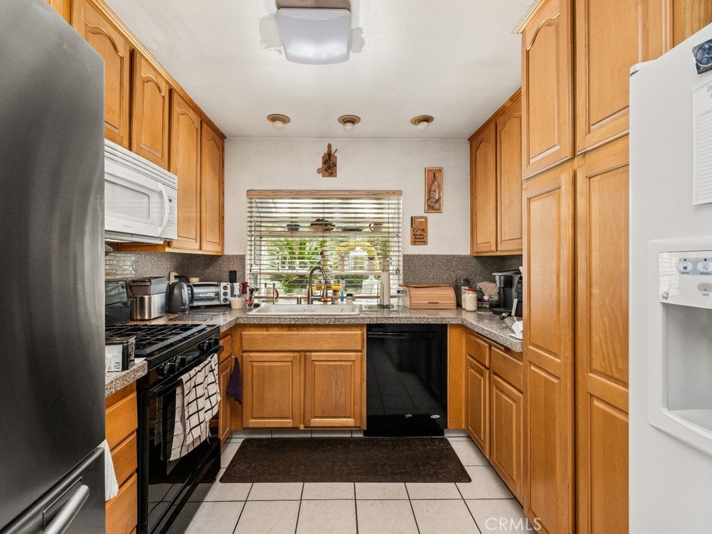 23001 S Aspan Street Property Photo 8