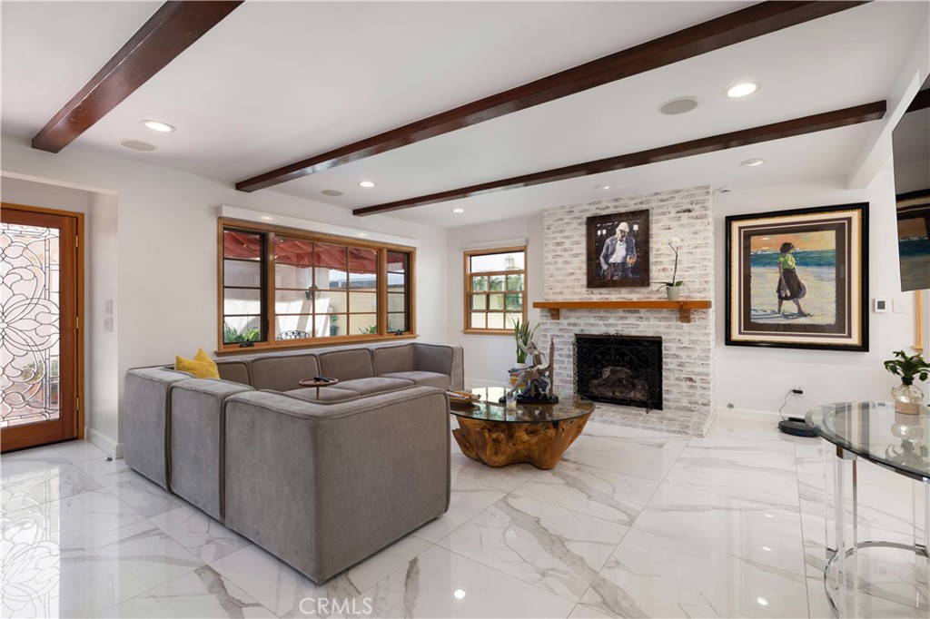 111 Via Ravenna Property Photo 8