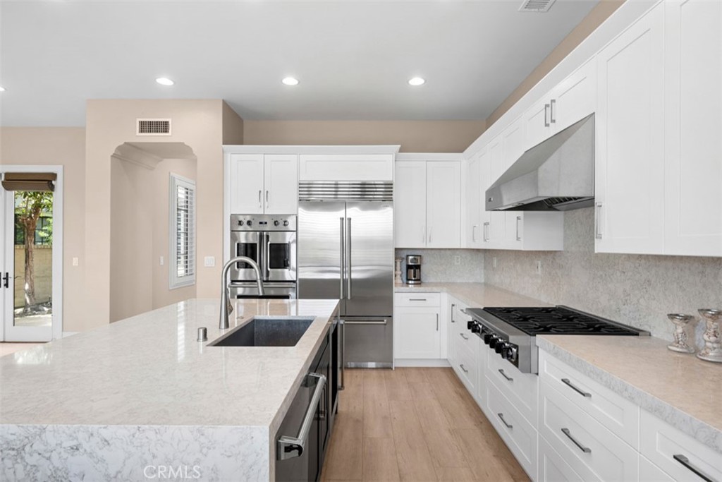 64 Sidney Bay Property Photo 11
