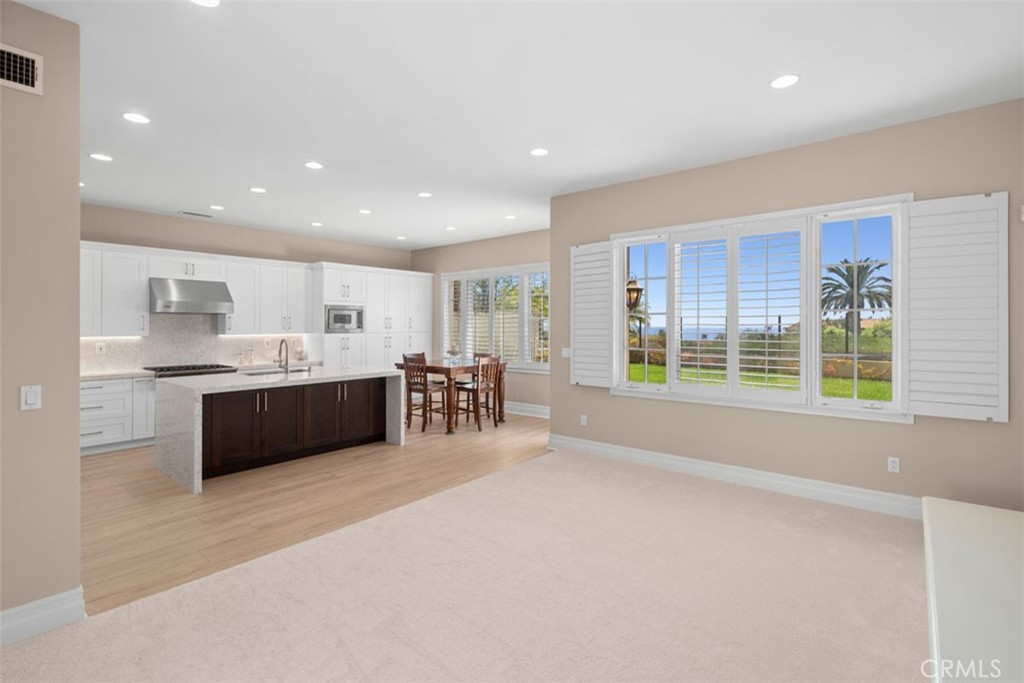 64 Sidney Bay Property Photo 13