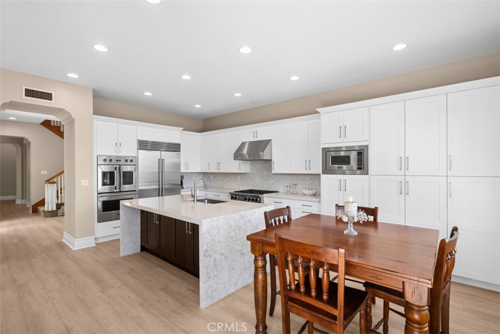 64 Sidney Bay Property Photo 15