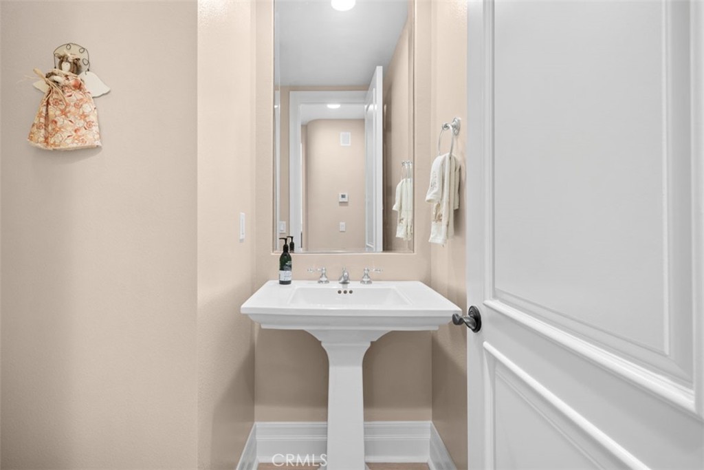 64 Sidney Bay Property Photo 33