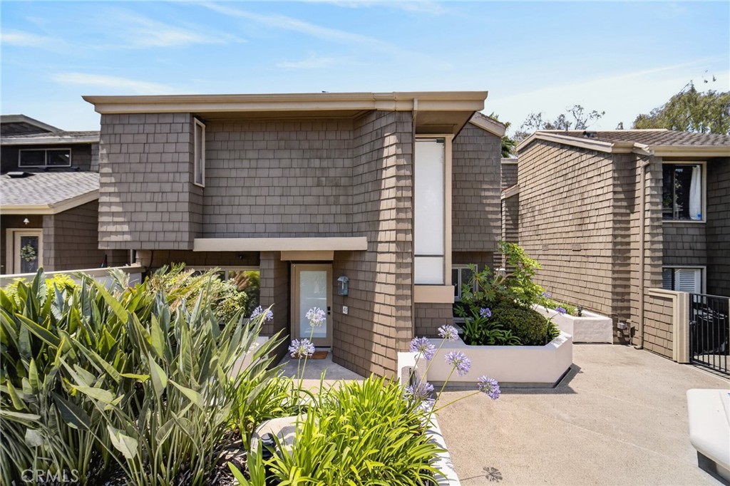 48 Sea Island Drive Property Photo 2