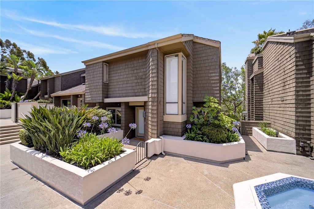 48 Sea Island Drive Property Photo 3