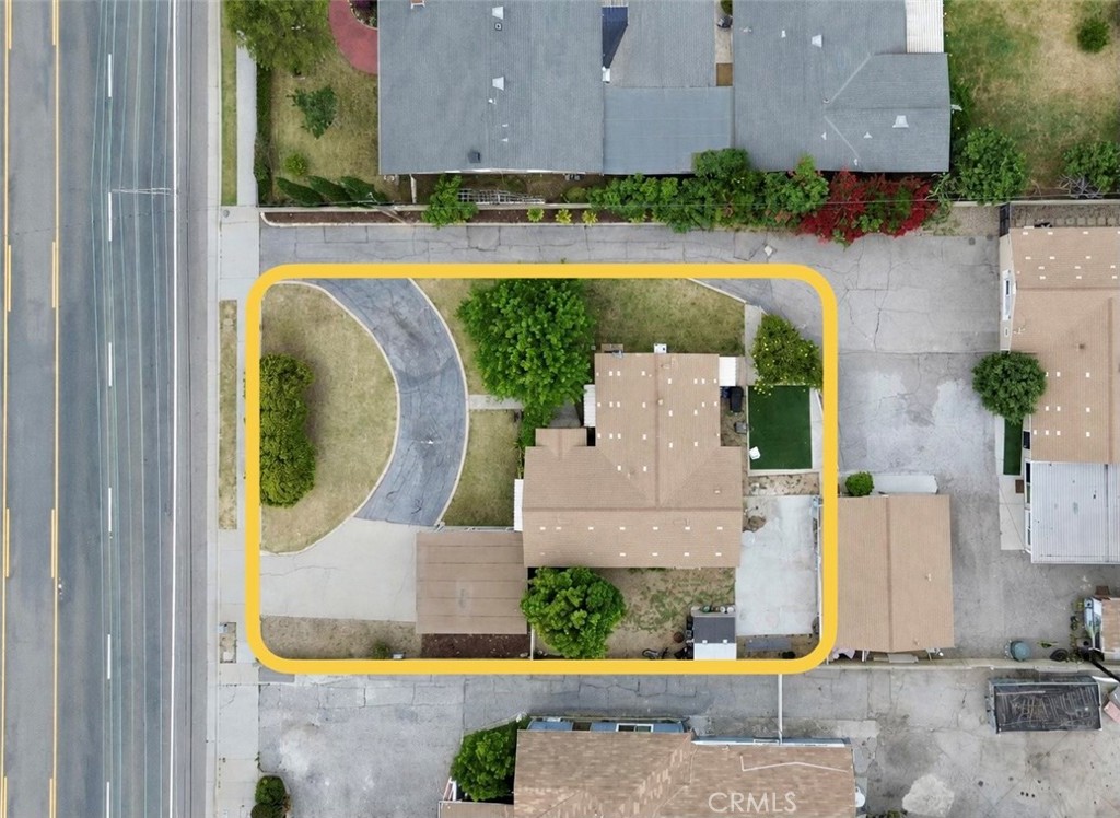 22042 Normandie Property Photo 2