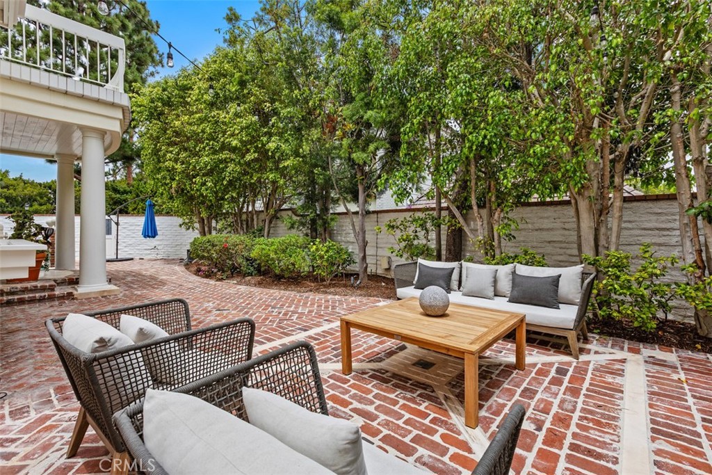 2 Belcourt Property Photo 6