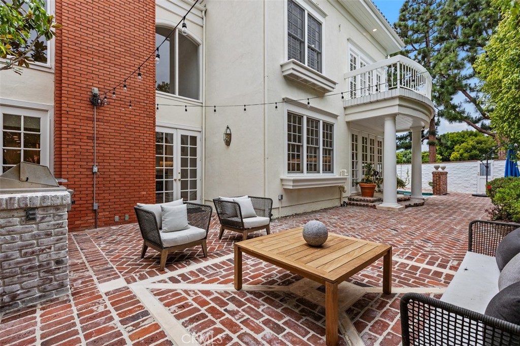 2 Belcourt Property Photo 7