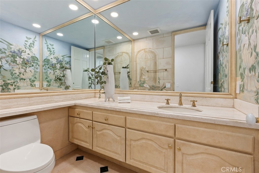 2 Belcourt Property Photo 38