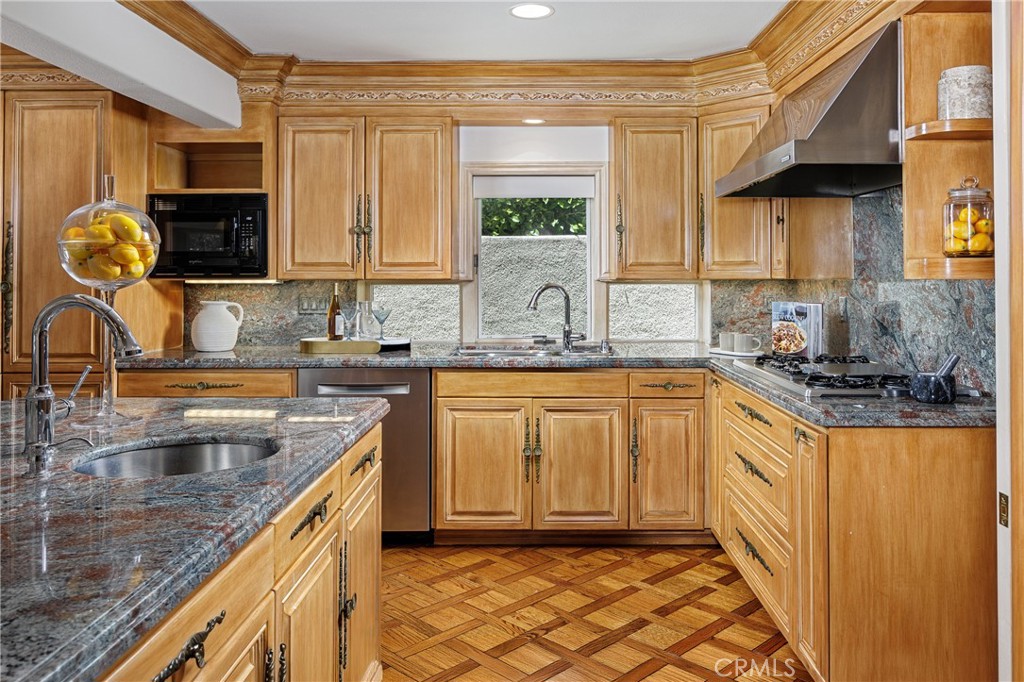 1753 Port Manleigh Property Photo 12