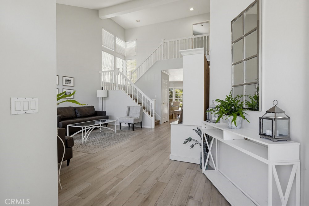 25851 Miramonte Drive Property Photo 6