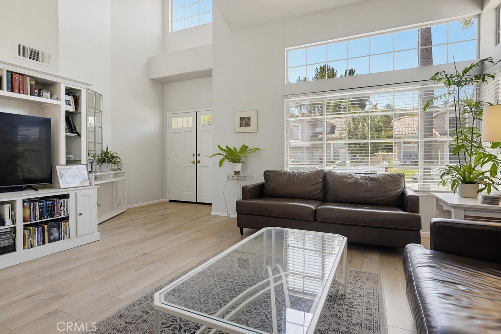 25851 Miramonte Drive Property Photo 11