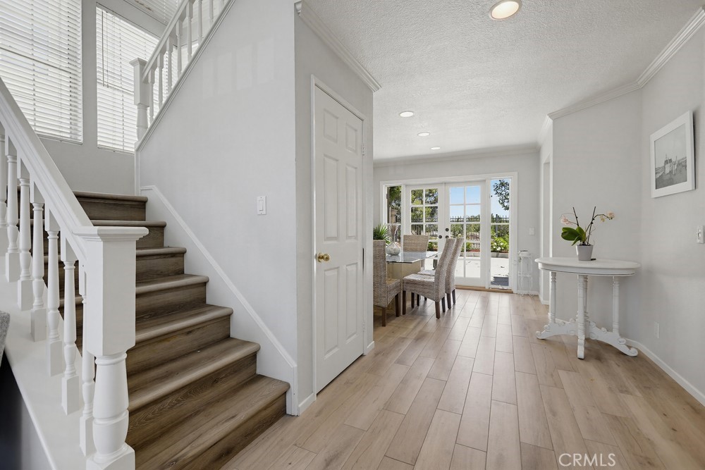 25851 Miramonte Drive Property Photo 13