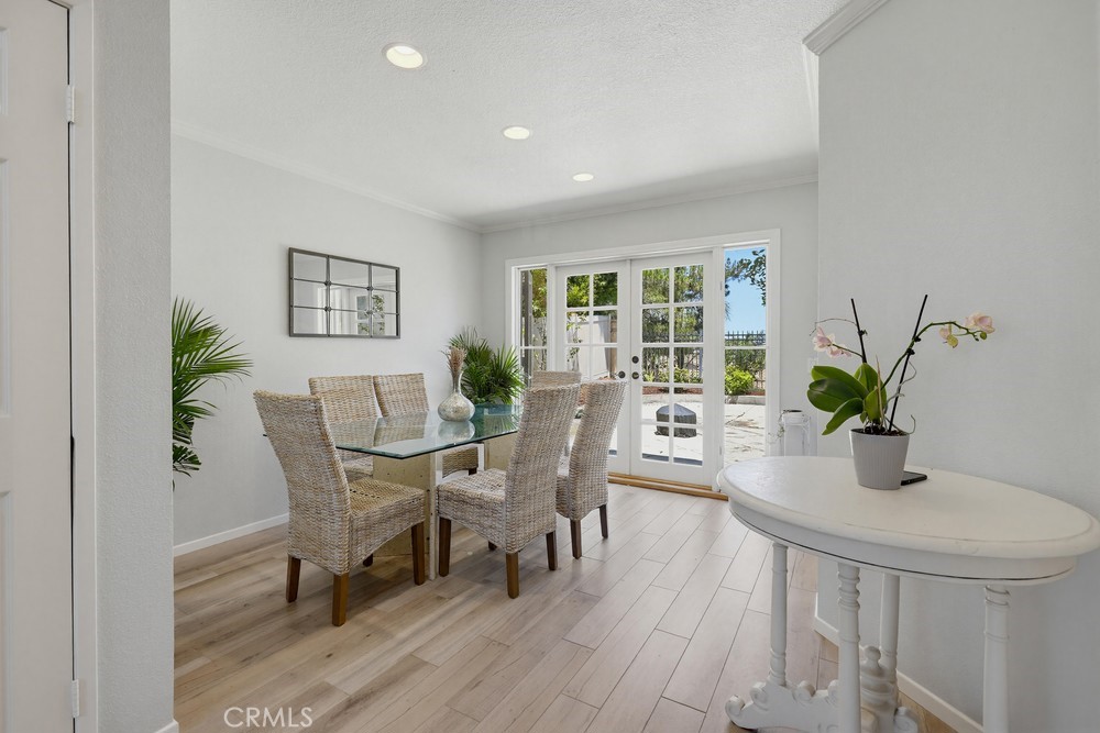25851 Miramonte Drive Property Photo 14