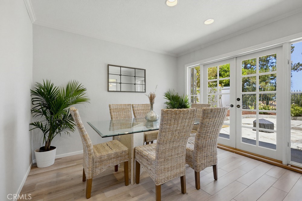 25851 Miramonte Drive Property Photo 15