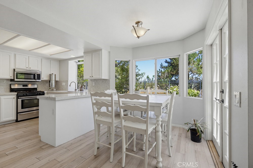 25851 Miramonte Drive Property Photo 18