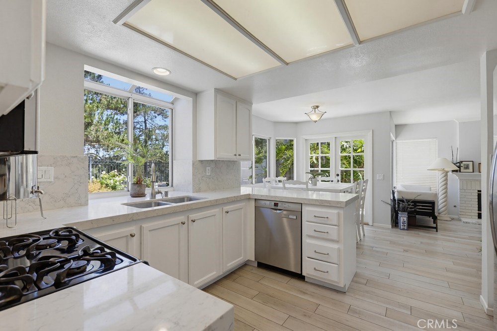 25851 Miramonte Drive Property Photo 19