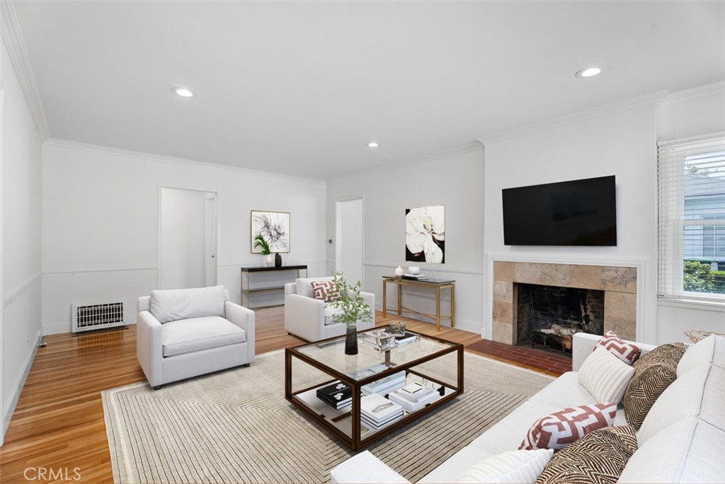 1707 N Olive Street Property Photo 3