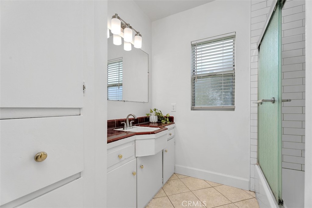 1707 N Olive Street Property Photo 17