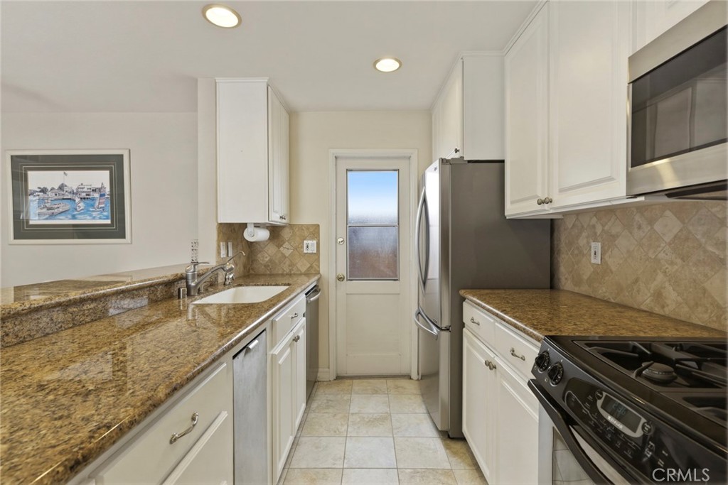 238 Walnut Street Property Photo 9