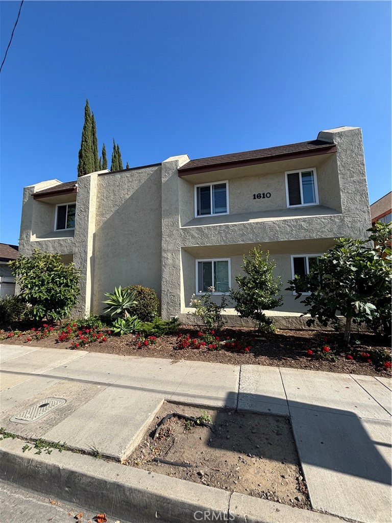 1610 W Civic Center Property Photo 1