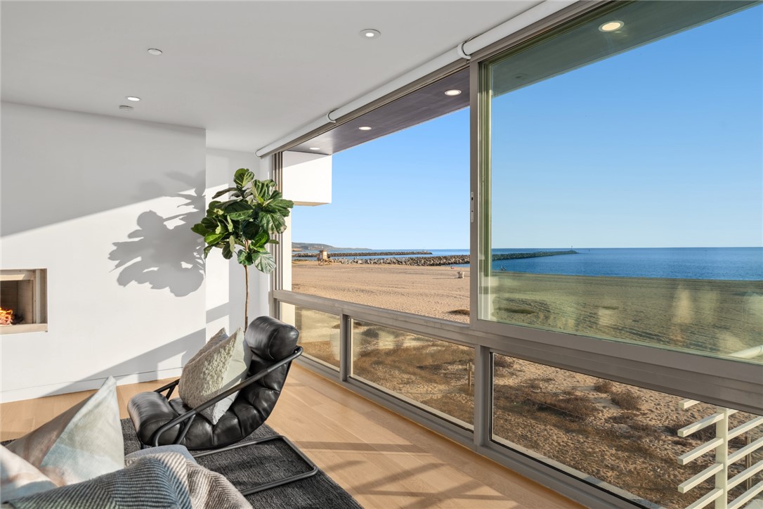 2144 E Oceanfront Property Photo 18
