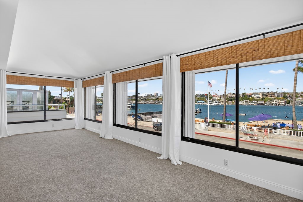 2137 Channel Property Photo 3