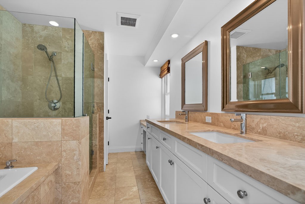 2137 Channel Property Photo 17