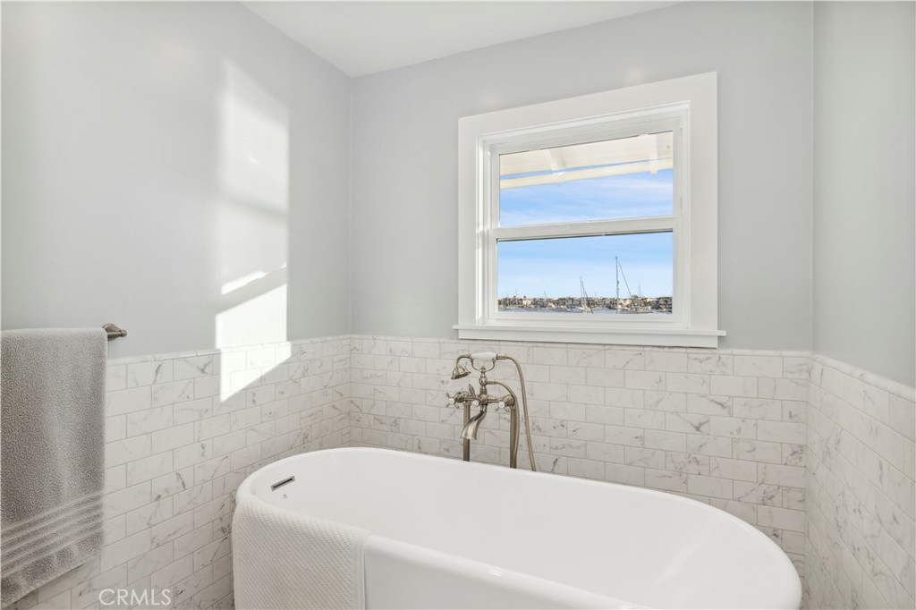 700 S Bay Front Property Photo 25