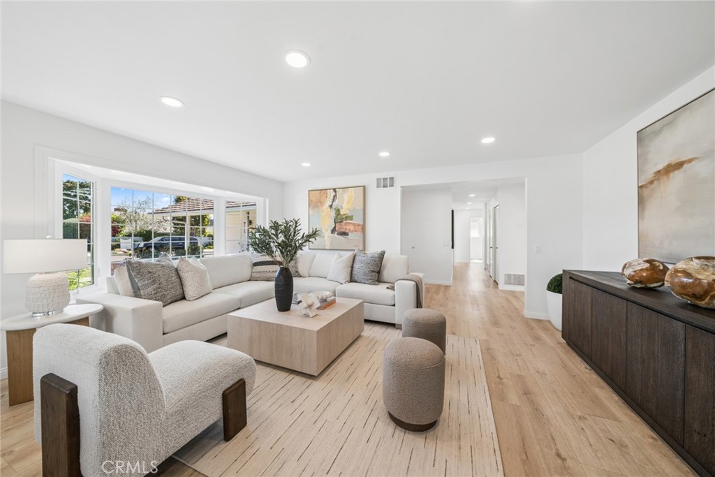 926 Bellis Street Property Photo 3