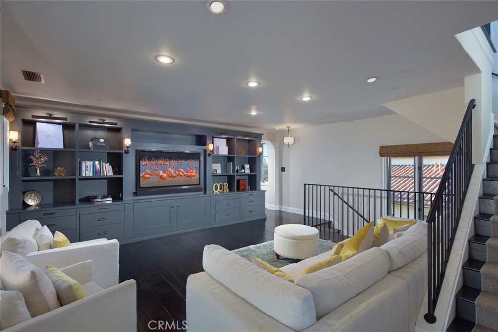 10 Shore Walk Property Photo 16