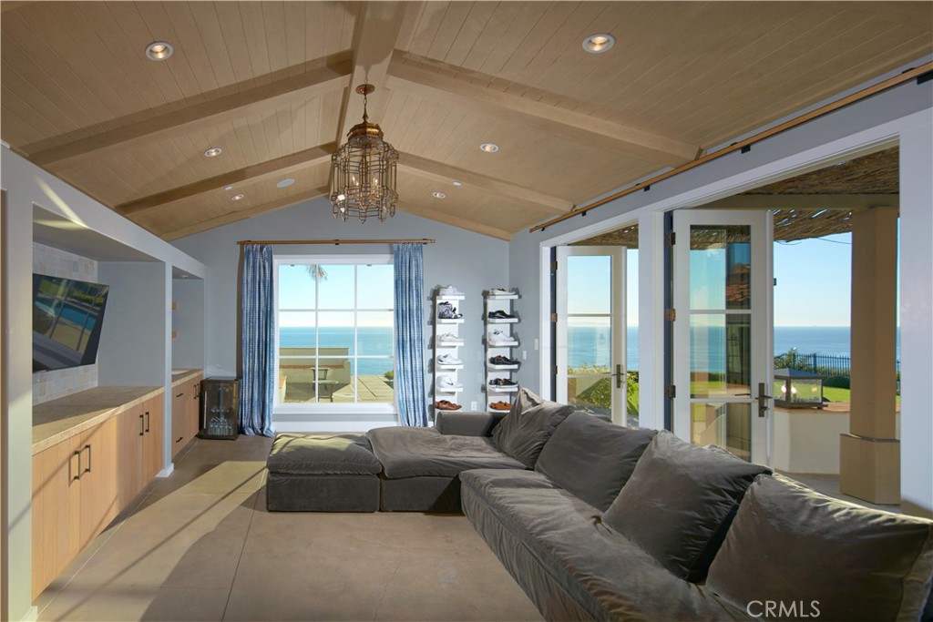 10 Shore Walk Property Photo 19