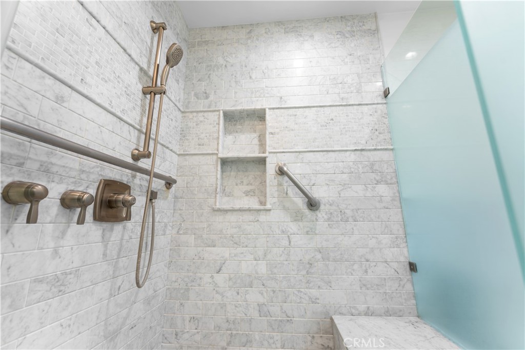 215 E Edgewater Property Photo 26