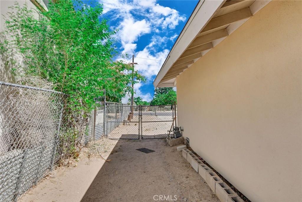 14347 Willow Property Photo 33