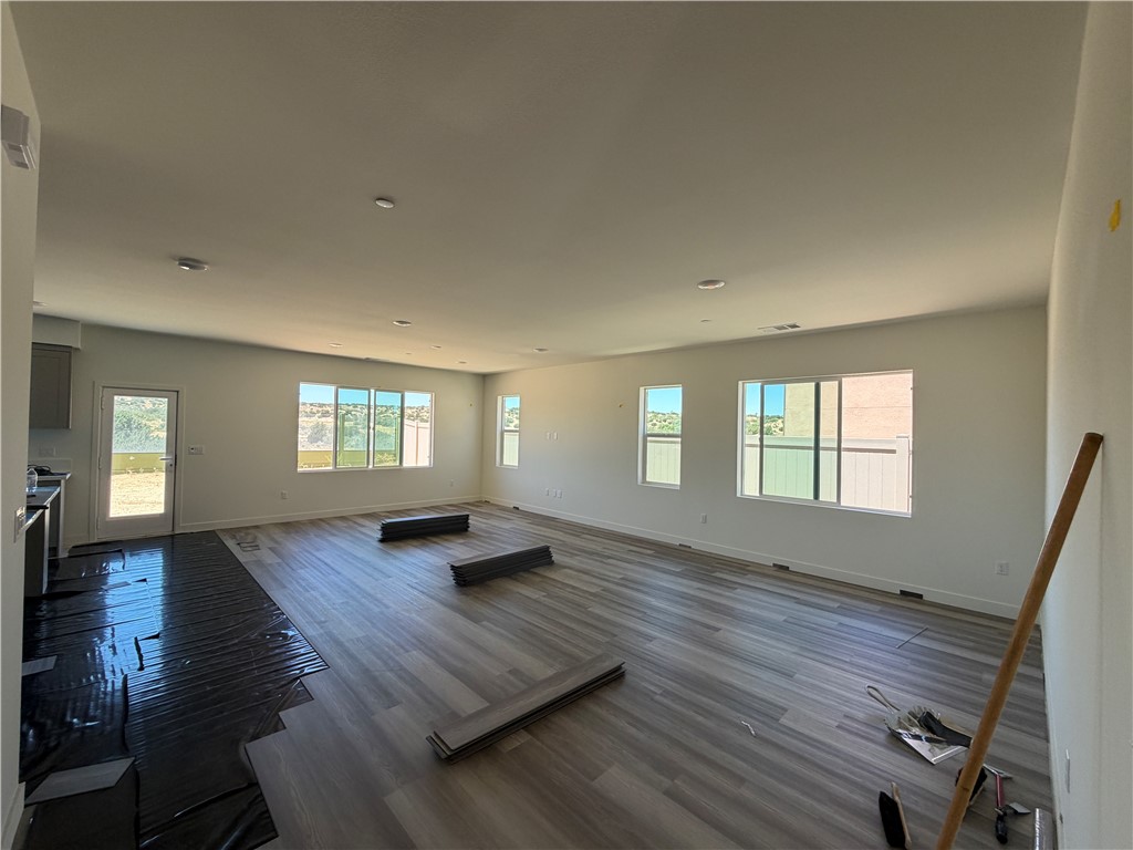 6470 Marblebrook Avenue Property Photo 3