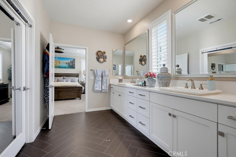 108 Tribeca Property Photo 38
