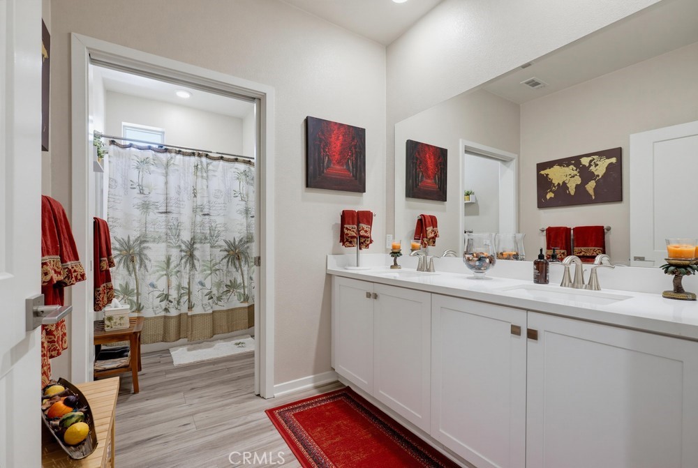108 Tribeca Property Photo 47