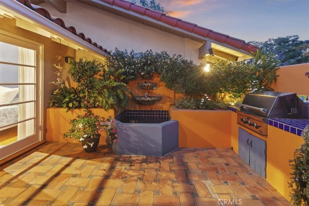 537 Vista Grande Property Photo 7