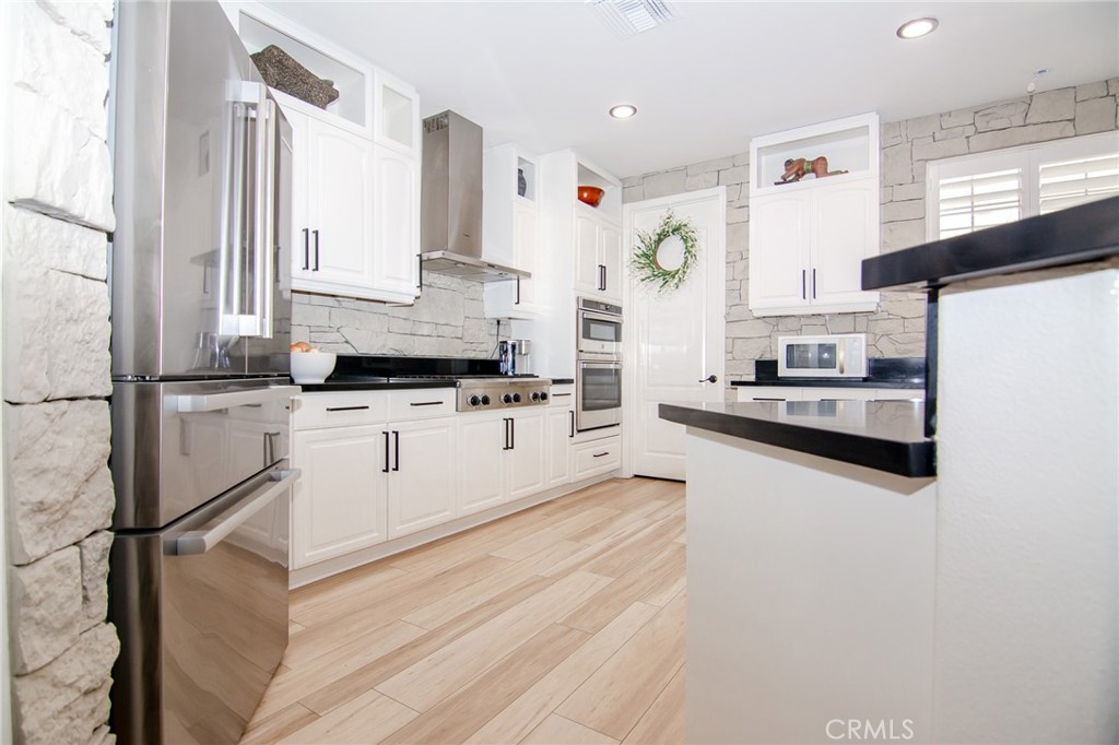 2056 Caltha Way Property Photo 3