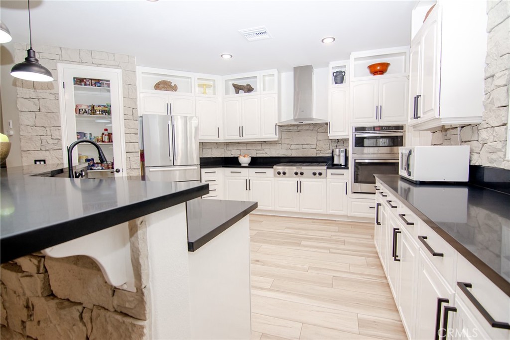 2056 Caltha Way Property Photo 5