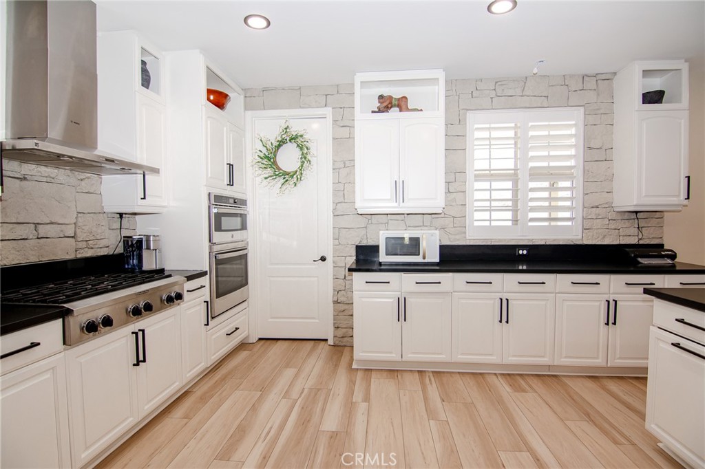 2056 Caltha Way Property Photo 6