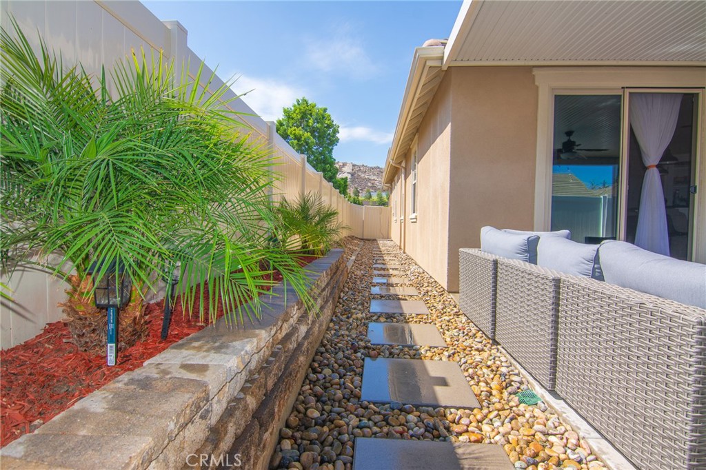 2056 Caltha Way Property Photo 15
