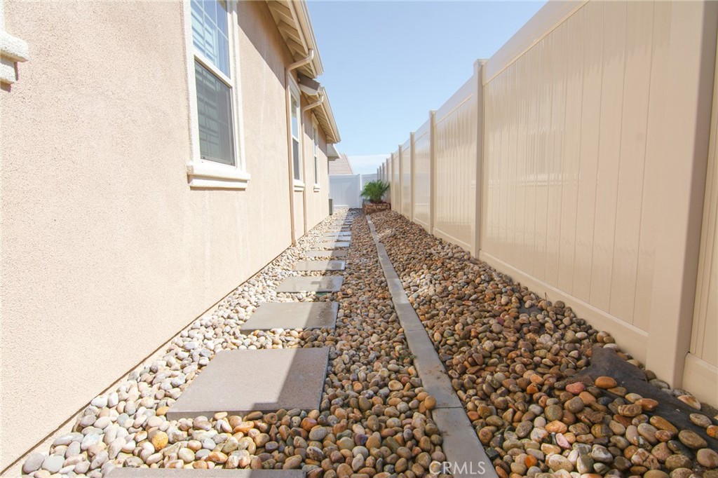 2056 Caltha Way Property Photo 16